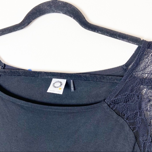 Akemi + Kin | Callista Boho Embroidered Sleeve Tee - Picture 5 of 6